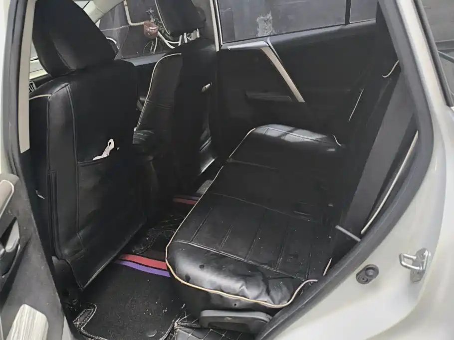 Toyota RAV4 — миниатюра 11