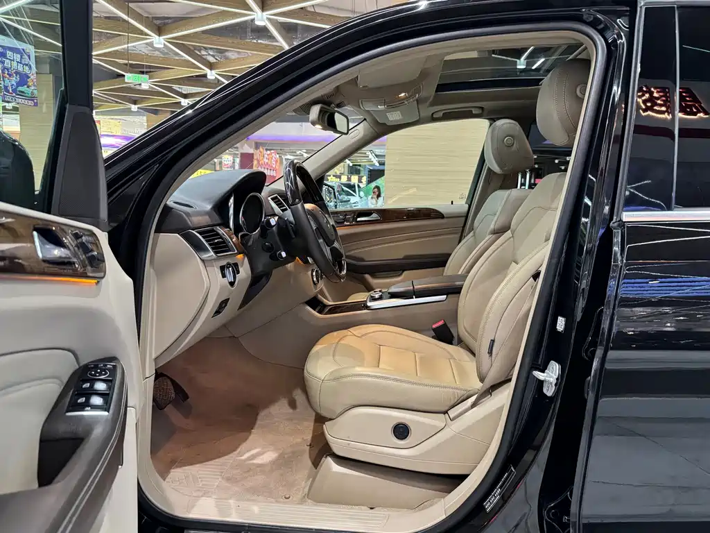 Mercedes-Benz M-Class — миниатюра 6