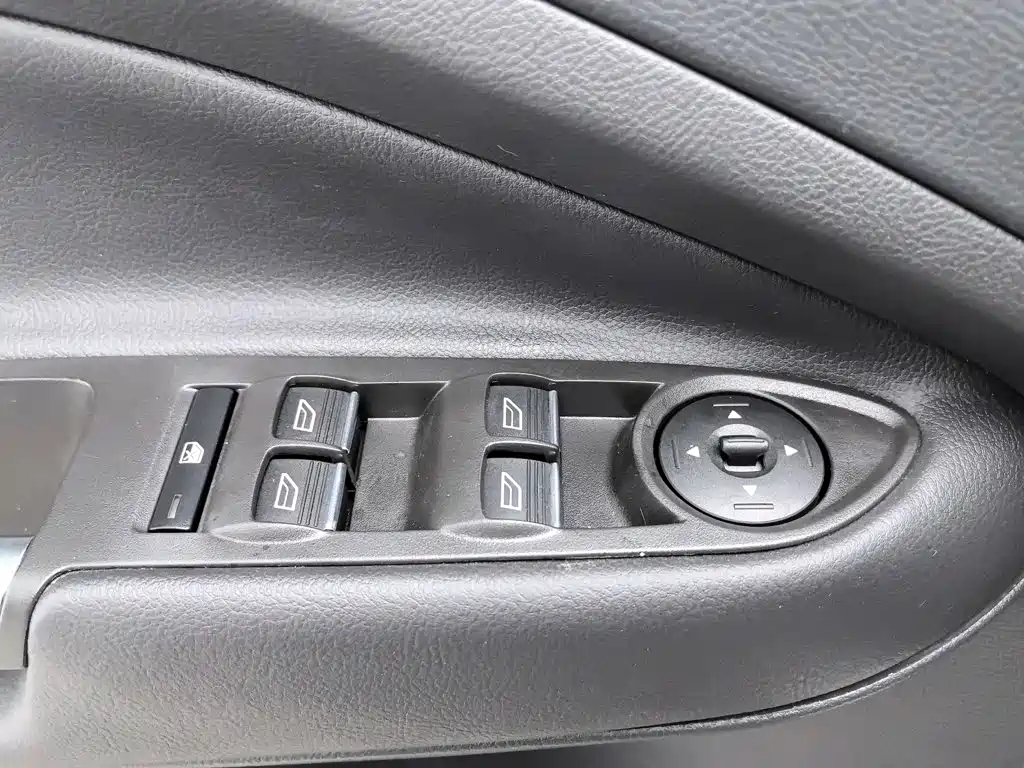 Ford Kuga — миниатюра 9