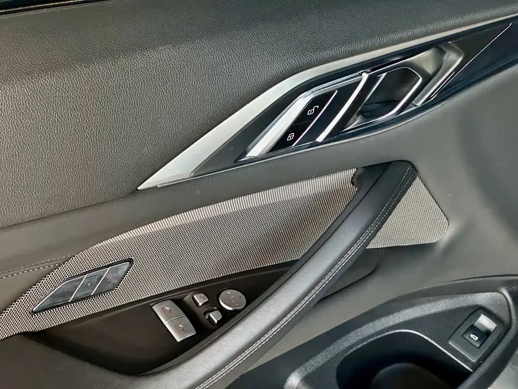 BMW M4 — миниатюра 12