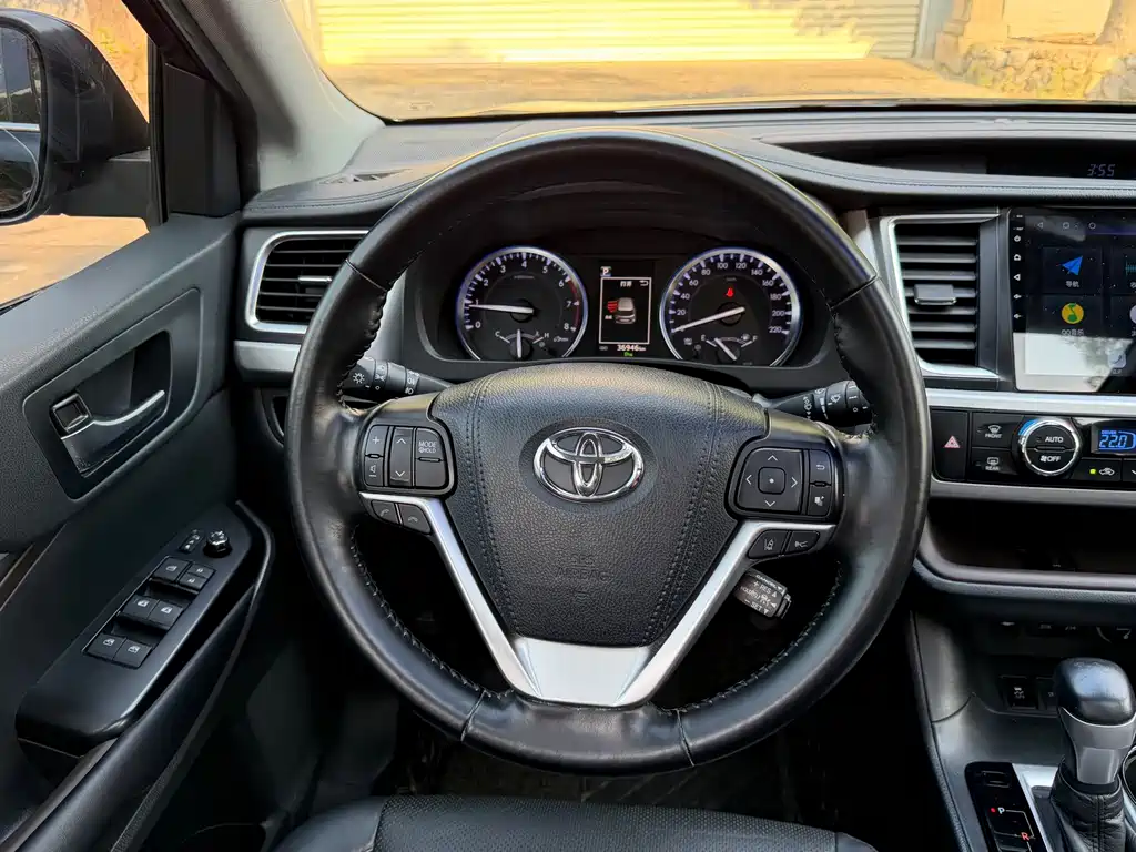 Toyota Highlander — миниатюра 14