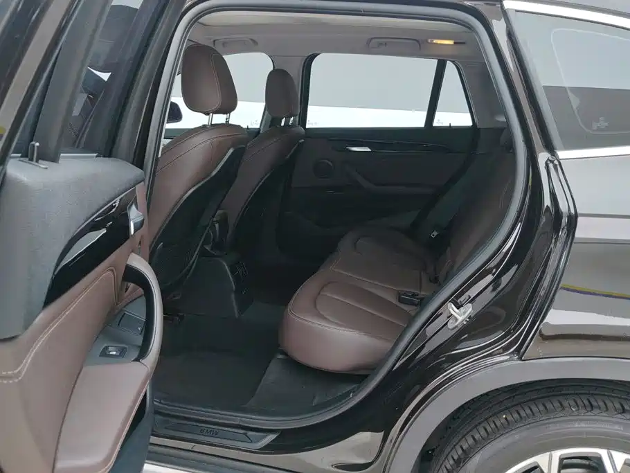 BMW X1 — миниатюра 11