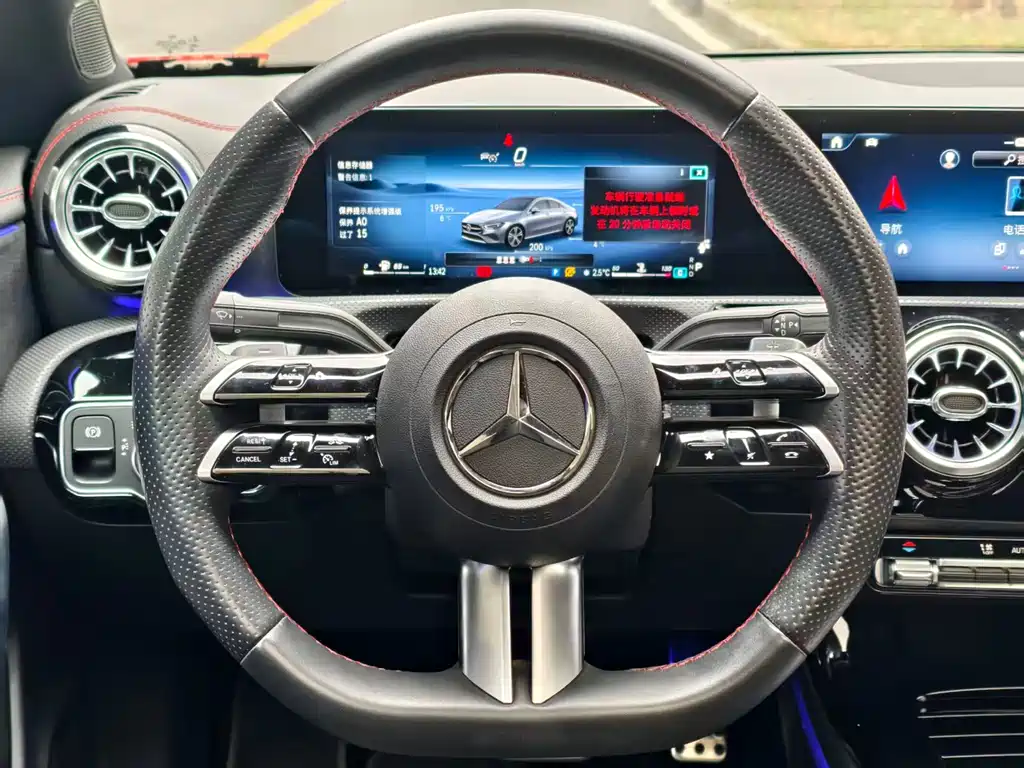 MERCEDES-BENZ CLA