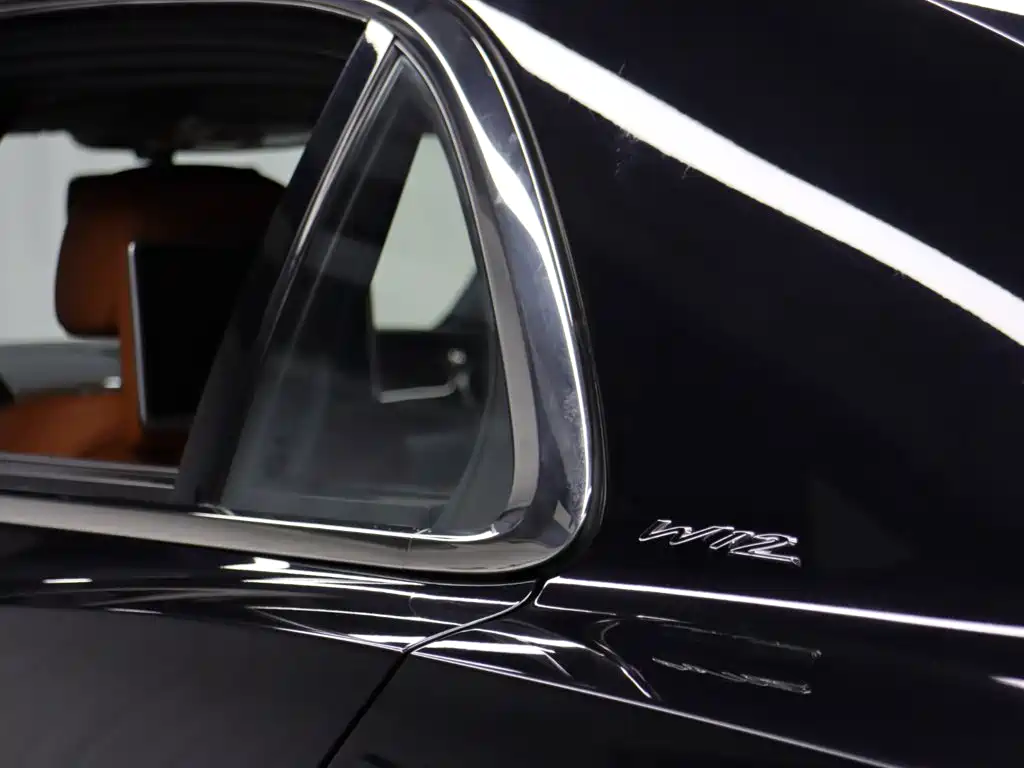 Bentley Flying Spur — миниатюра 27