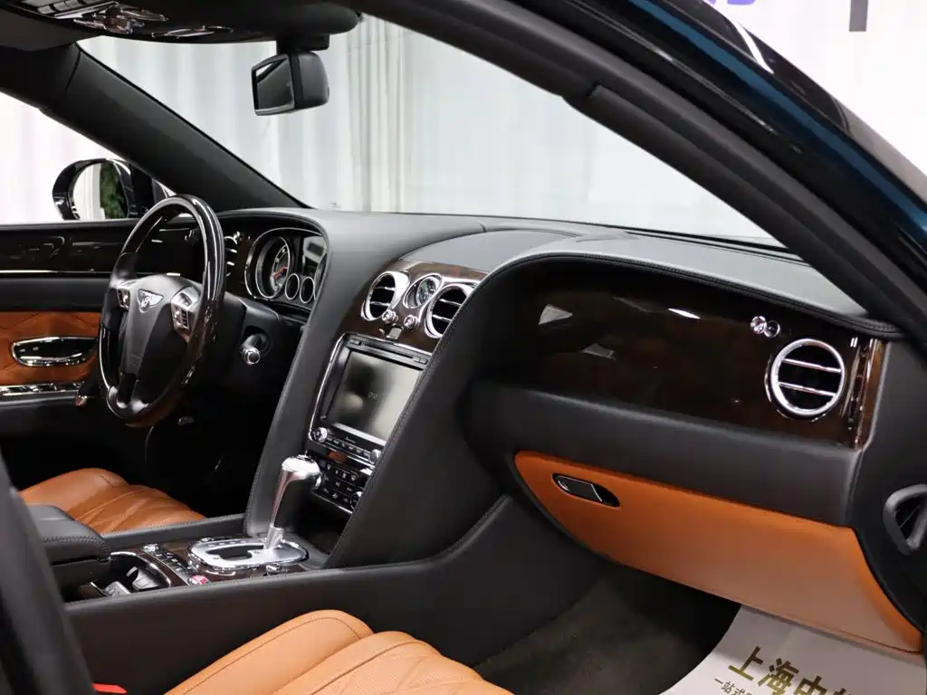 Bentley Flying Spur — миниатюра 18