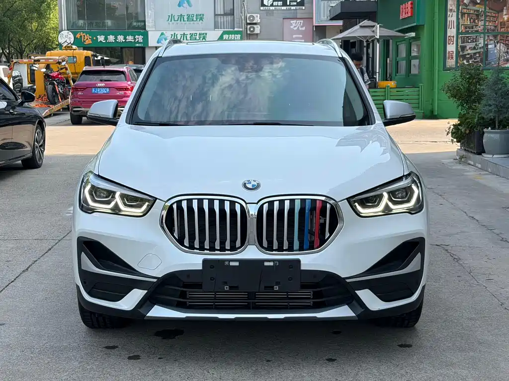 Купить BMW X1