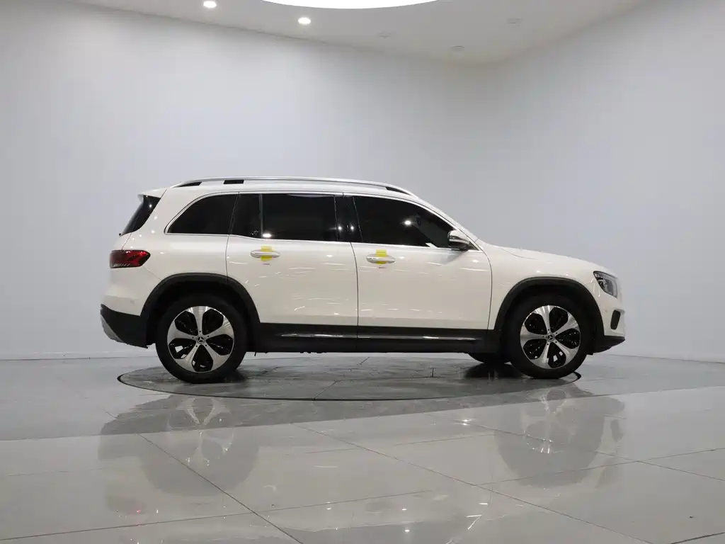 Mercedes-Benz GLB — миниатюра 8