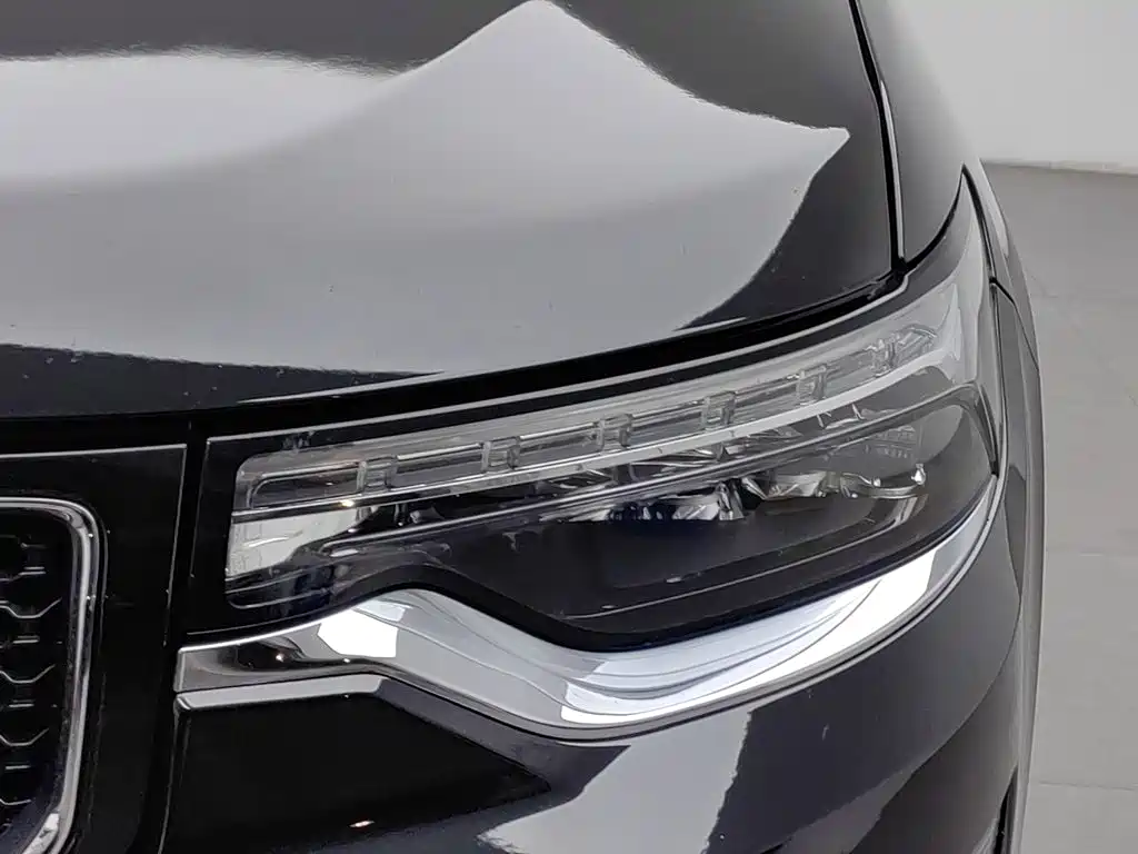 Jeep Grand Commander — миниатюра 7