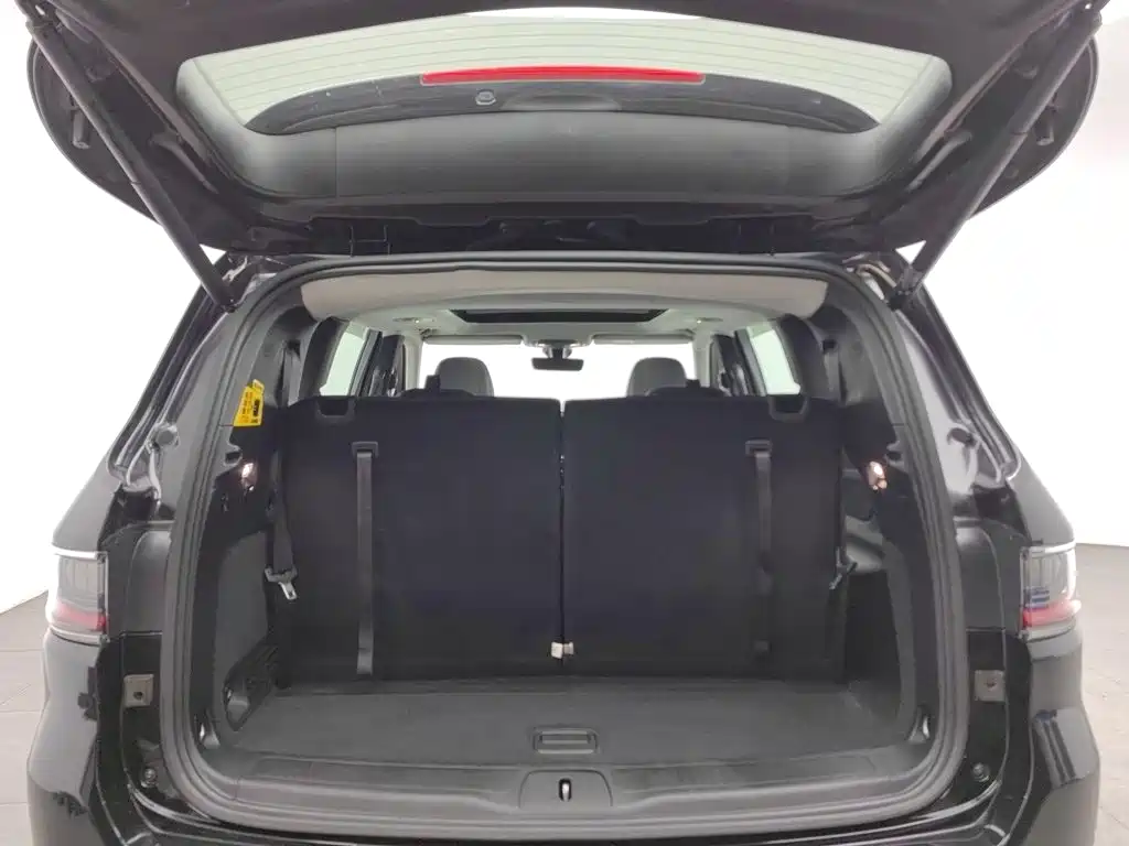 Jeep Grand Commander — миниатюра 16
