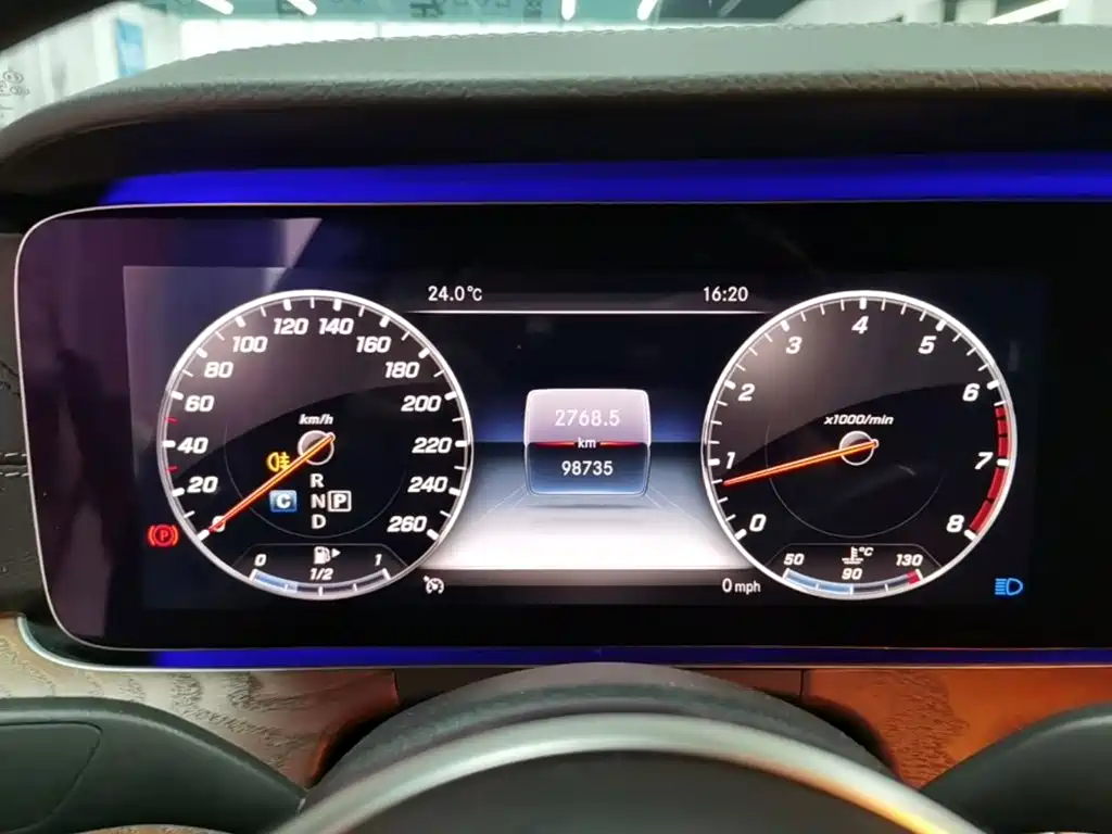 Mercedes-Benz E-Class — миниатюра 12
