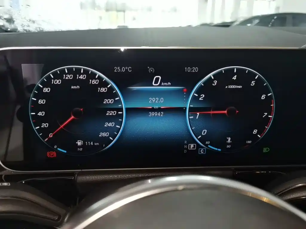 Mercedes-Benz GLA — миниатюра 12