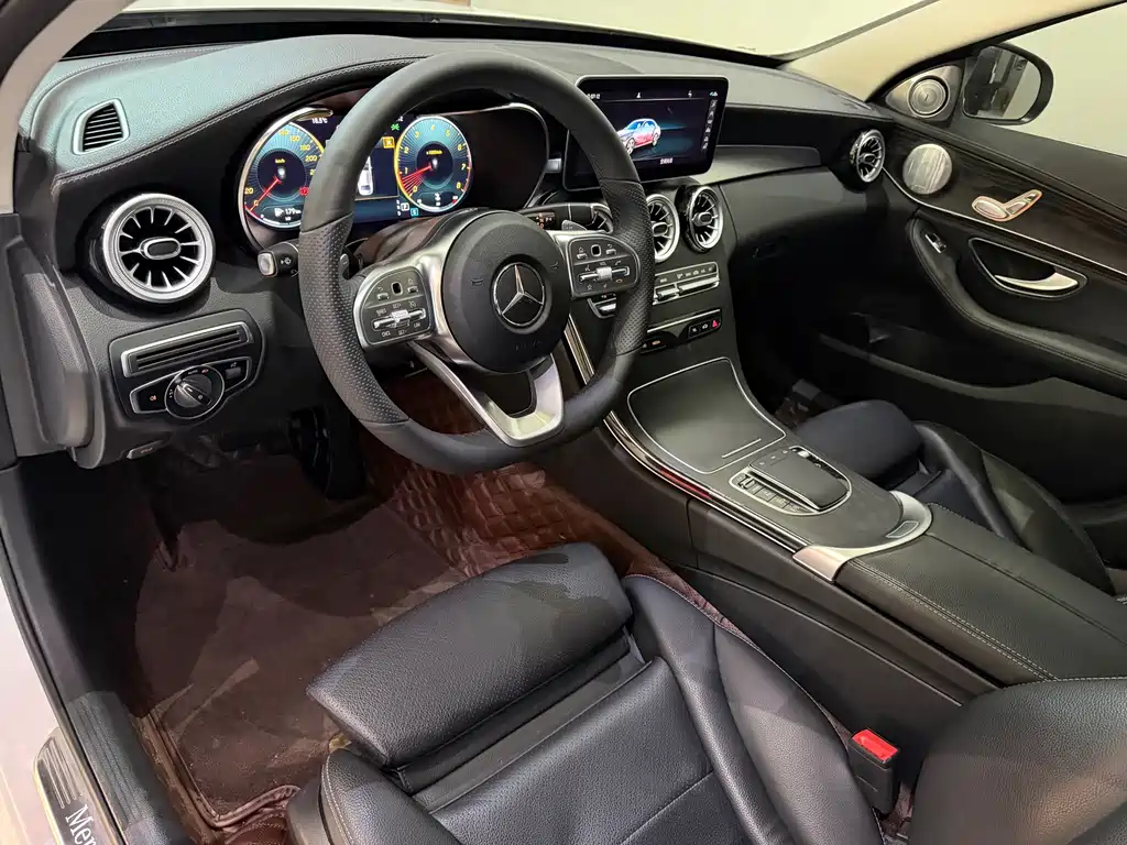 Mercedes-Benz C-Class — миниатюра 6
