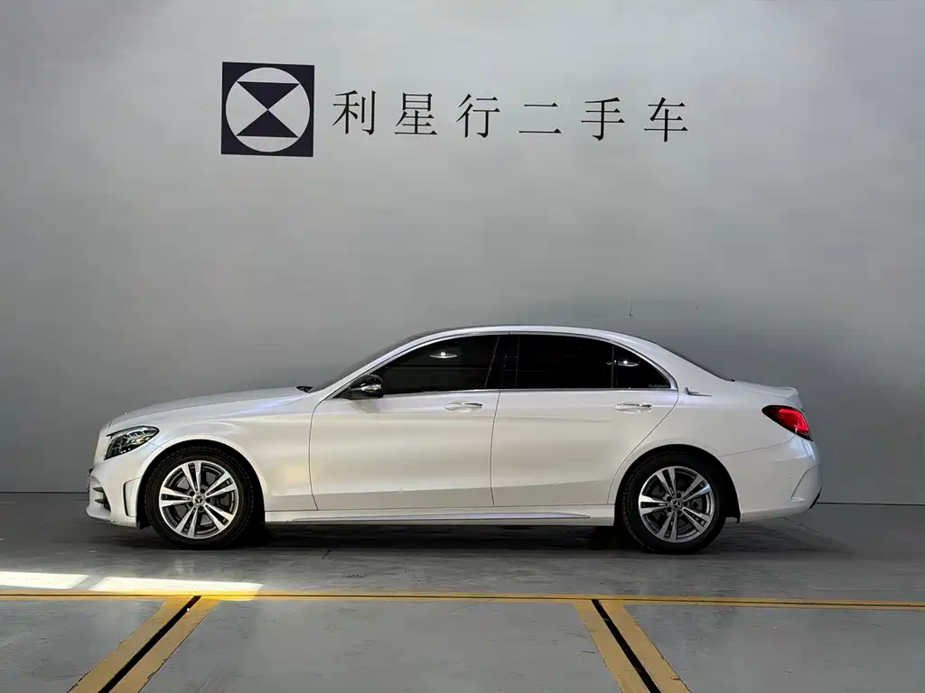 Mercedes-Benz C-Class — миниатюра 2