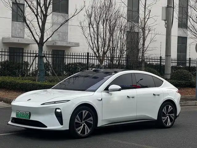 NIO NIO ET5 2025
