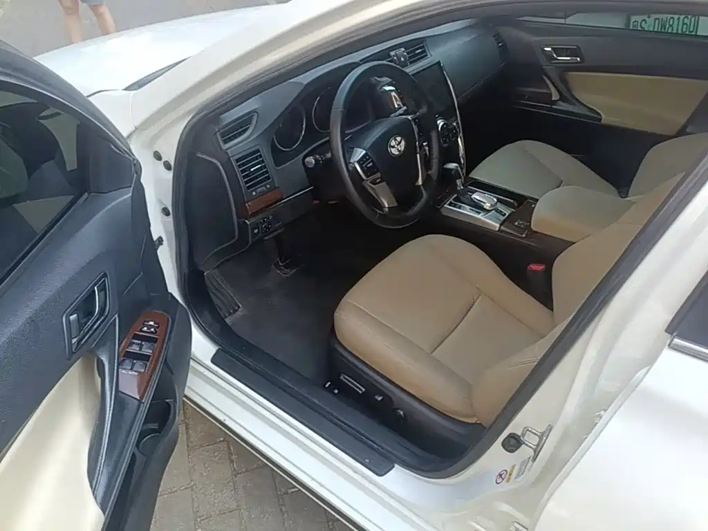 Toyota Reiz — миниатюра 15