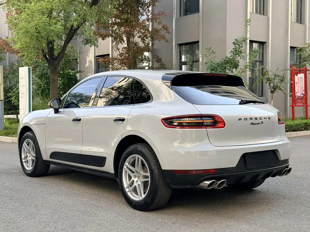 Porsche Macan — миниатюра 9