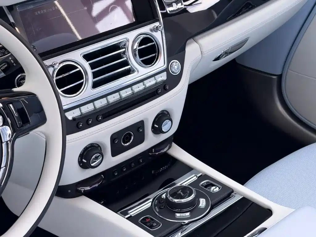 Rolls-Royce Dawn — миниатюра 26