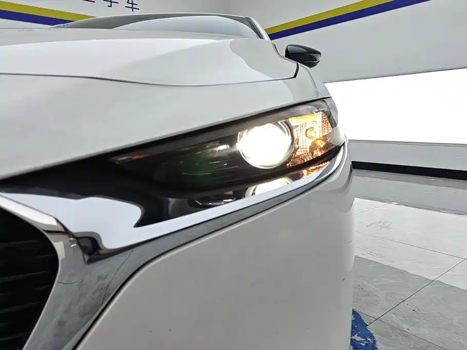 Mazda 3 Axela — миниатюра 5