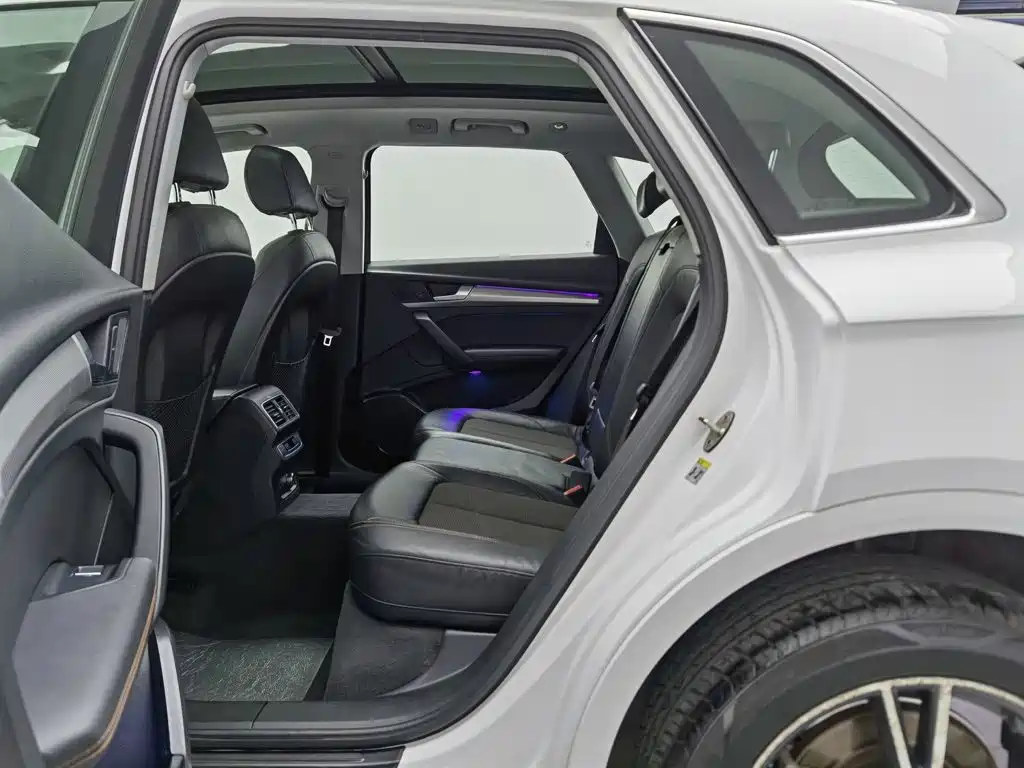 Audi Q5L — миниатюра 15
