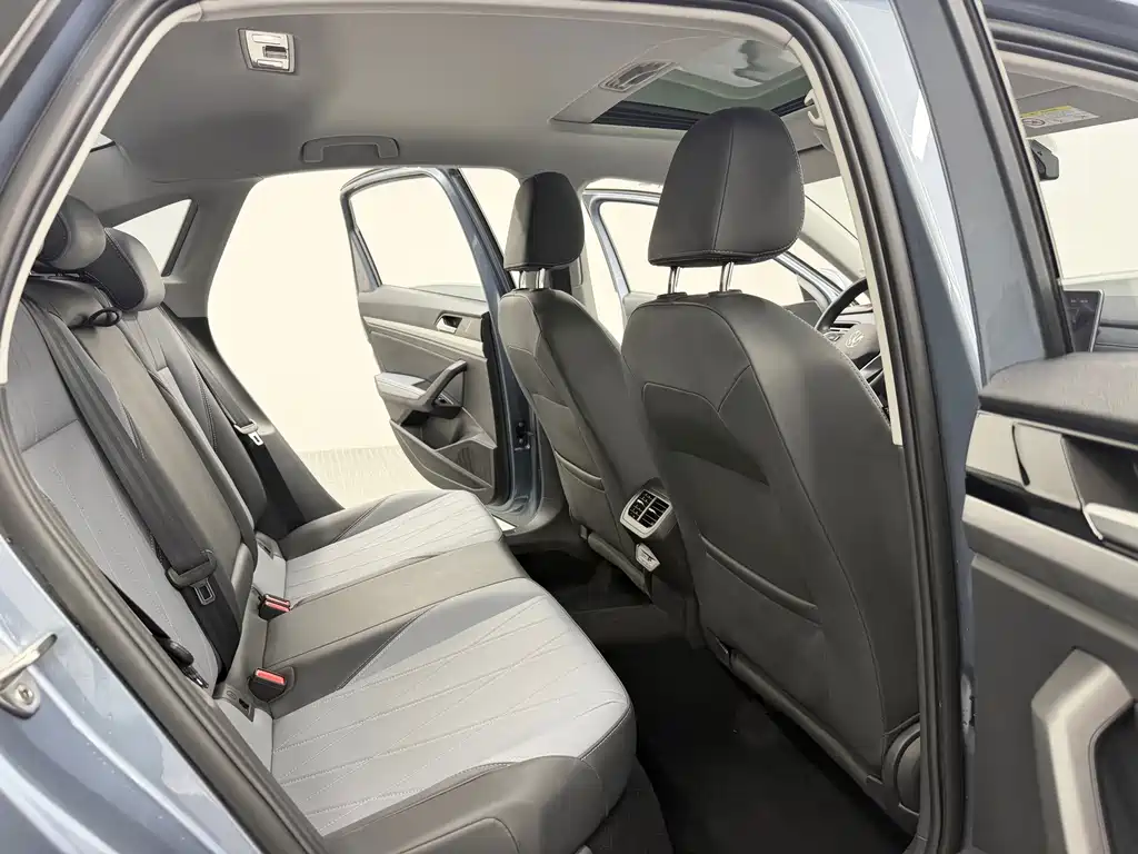 Volkswagen Lavida — миниатюра 9