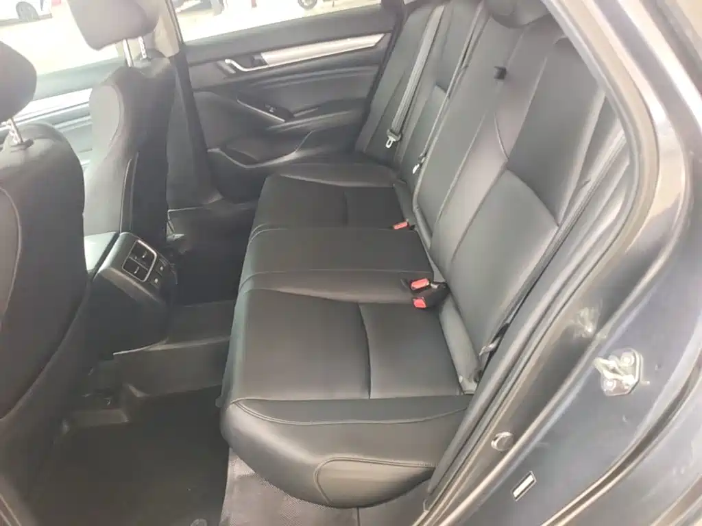 Honda Accord — миниатюра 17