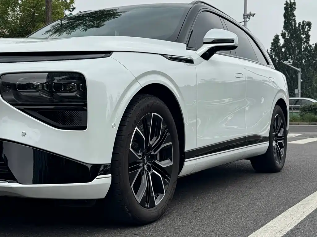 XPeng G9 — миниатюра 8