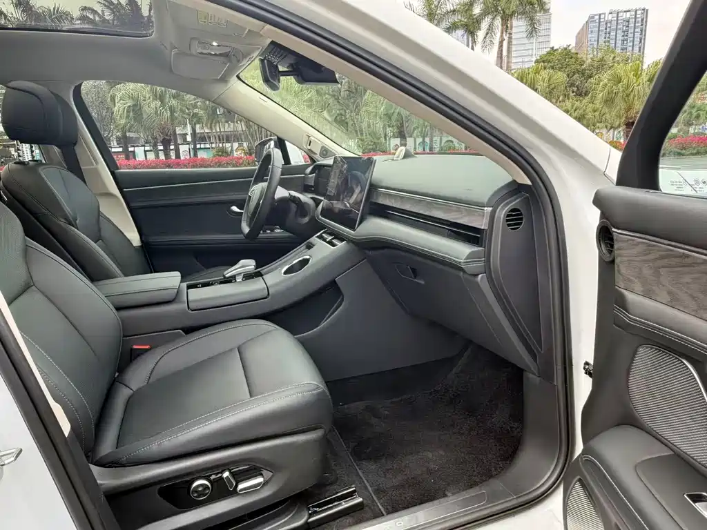 AITO ASK THE WORLD M5