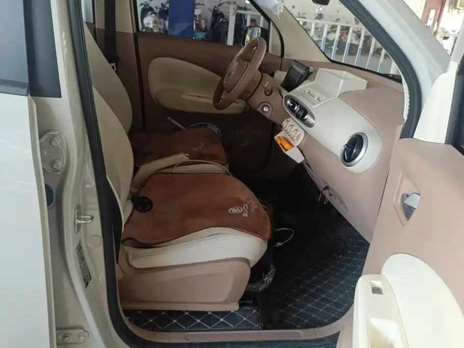 Wuling MINIEV — миниатюра 8