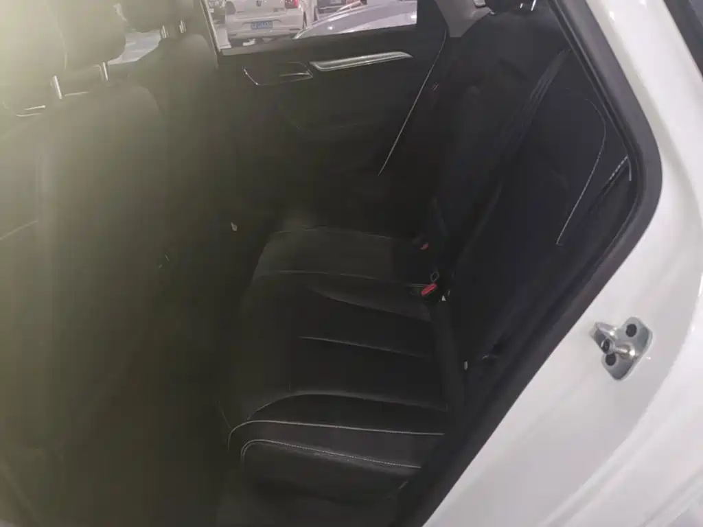 Roewe Roewe i6 Classic — миниатюра 17