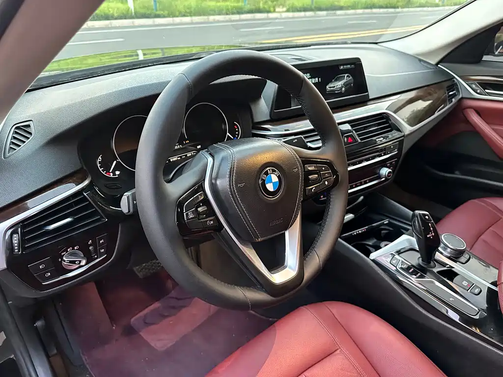 BMW 5 Series — миниатюра 22