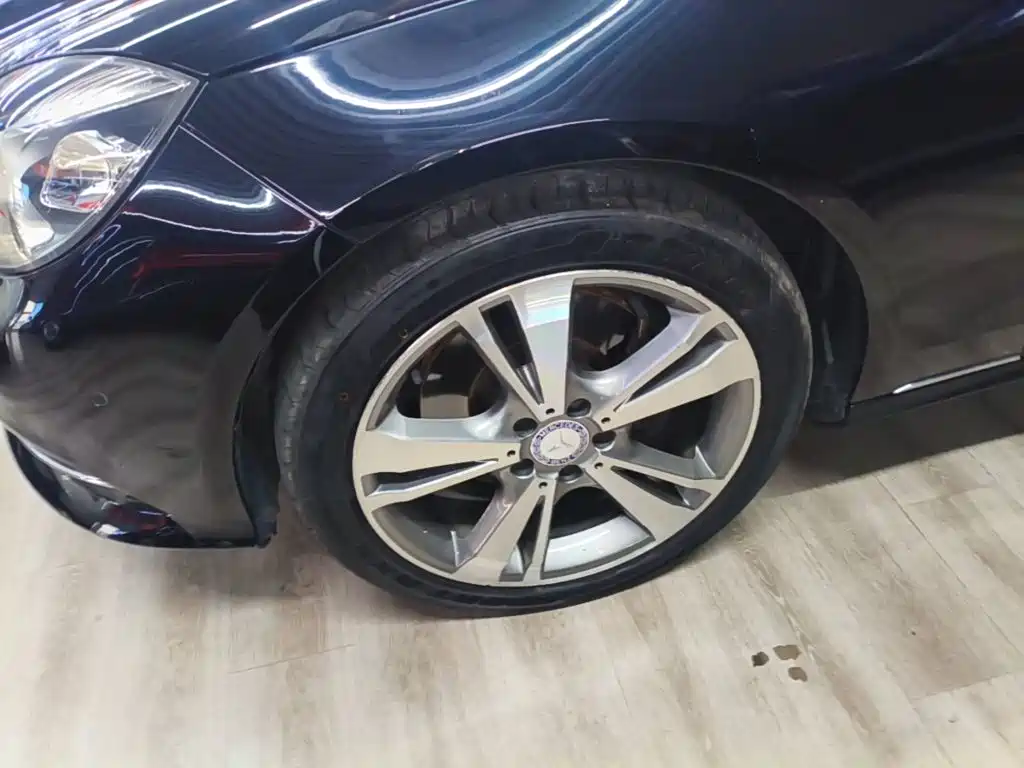 Mercedes-Benz E-Class — миниатюра 23