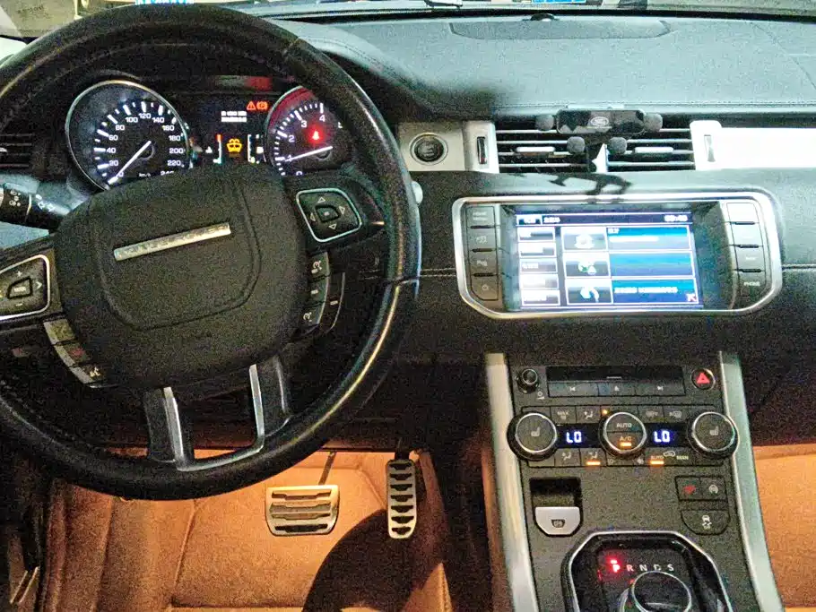Land Rover Evoque — миниатюра 12