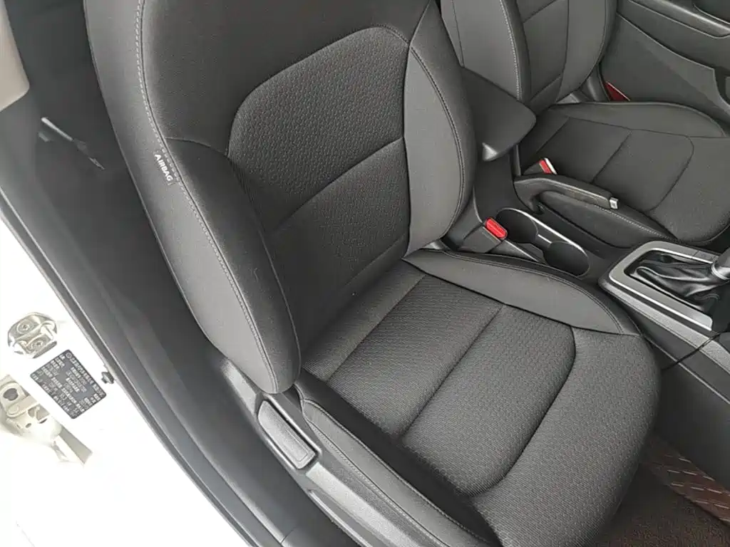 Hyundai Elantra — миниатюра 25