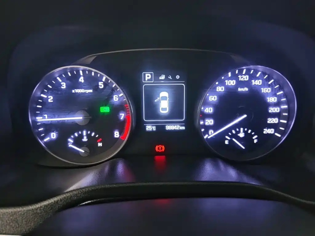 Hyundai Elantra — миниатюра 12