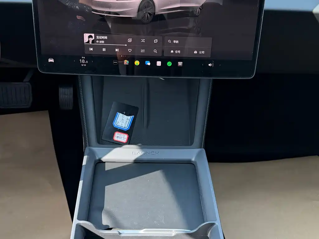 Tesla Model 3 — миниатюра 10
