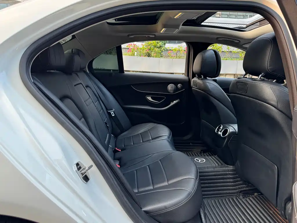 Mercedes-Benz C-Class — миниатюра 10