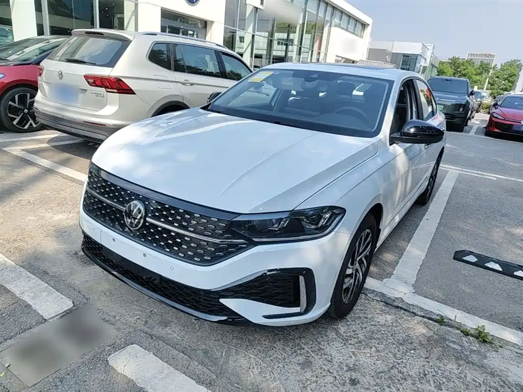 Купить Volkswagen Lavida