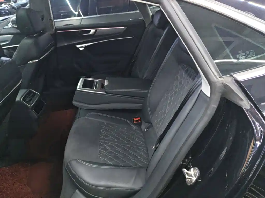 Audi A7L — миниатюра 17
