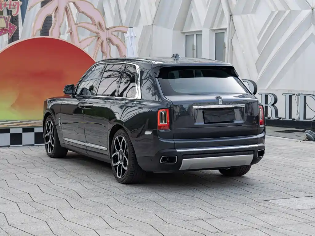 Rolls-Royce Cullinan — миниатюра 6