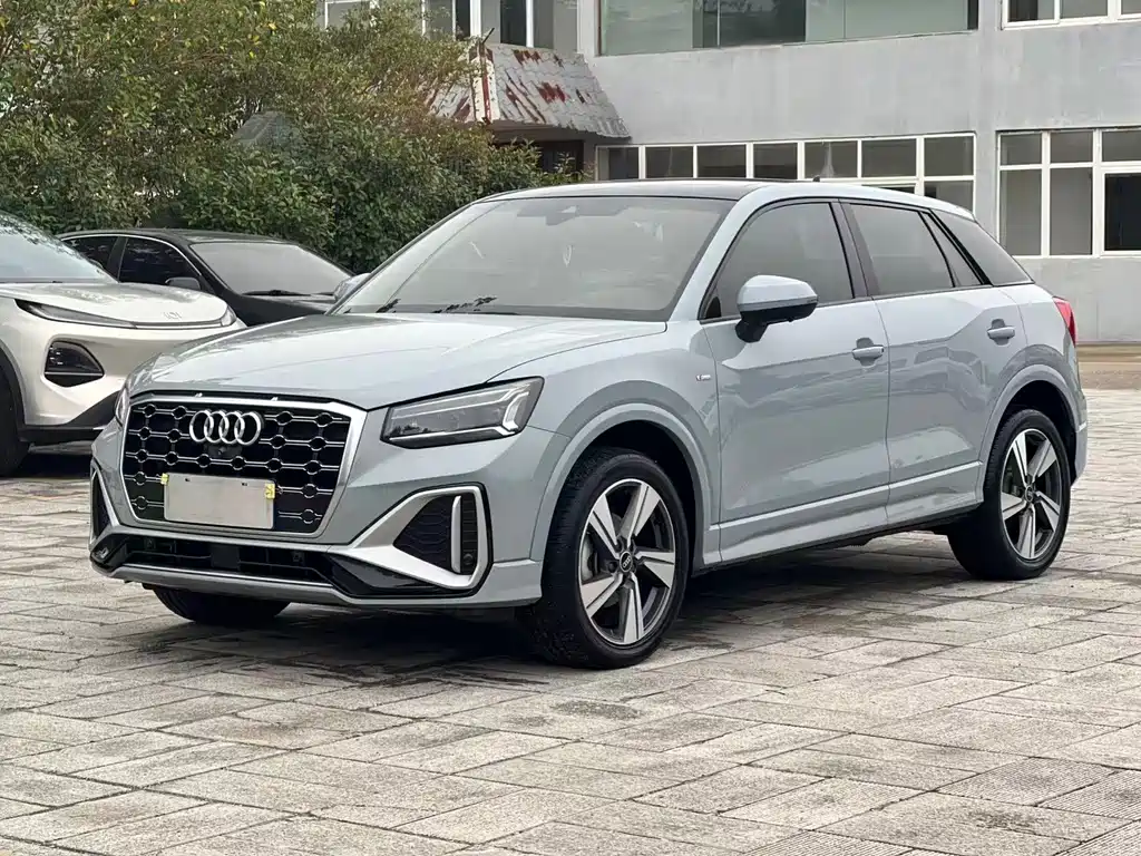 Audi Q2L