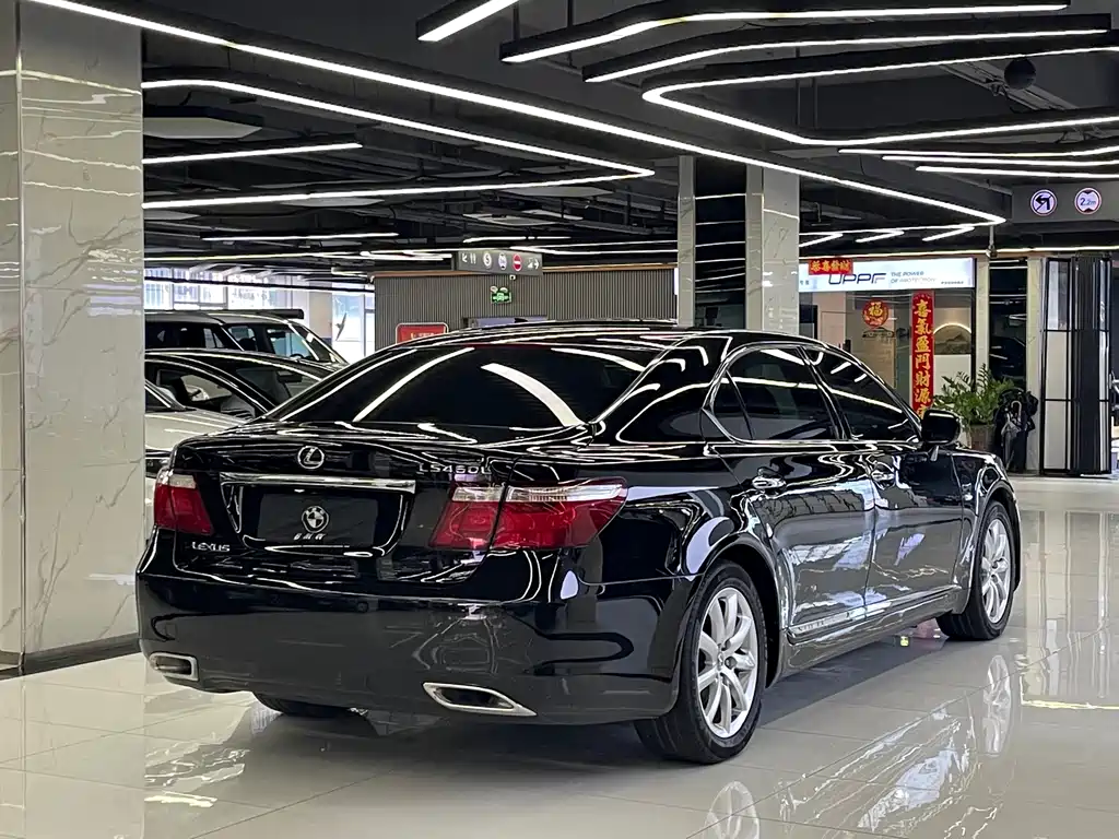 Lexus LS — миниатюра 4