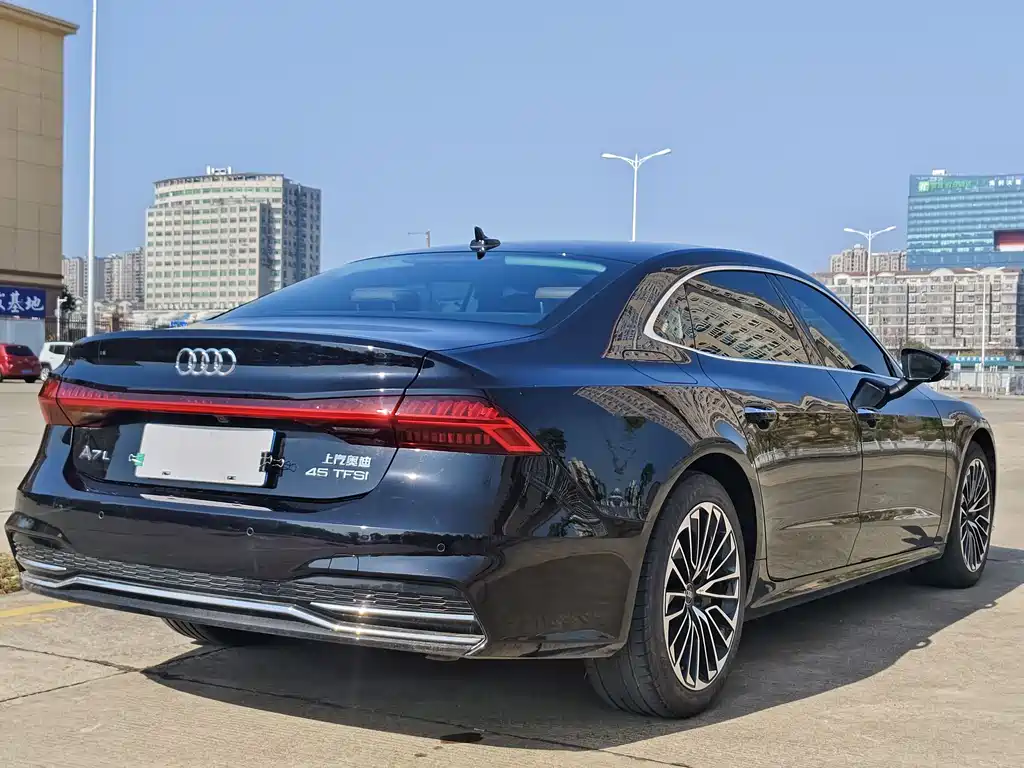AUDI A7L