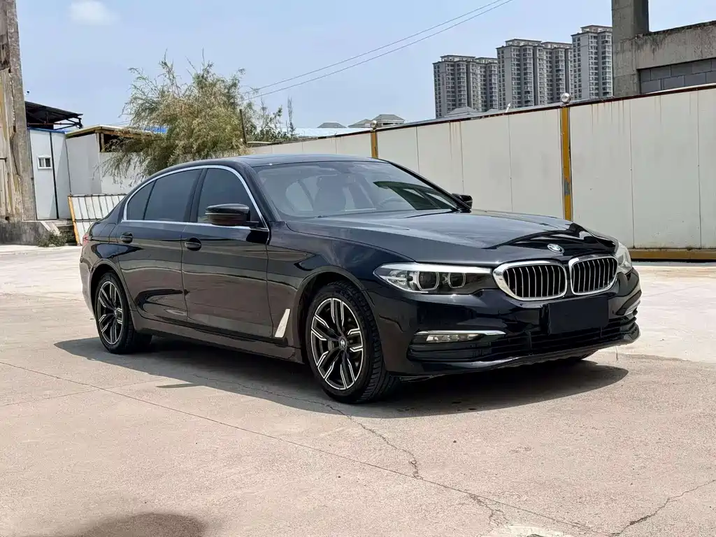 BMW 5 Series — миниатюра 2