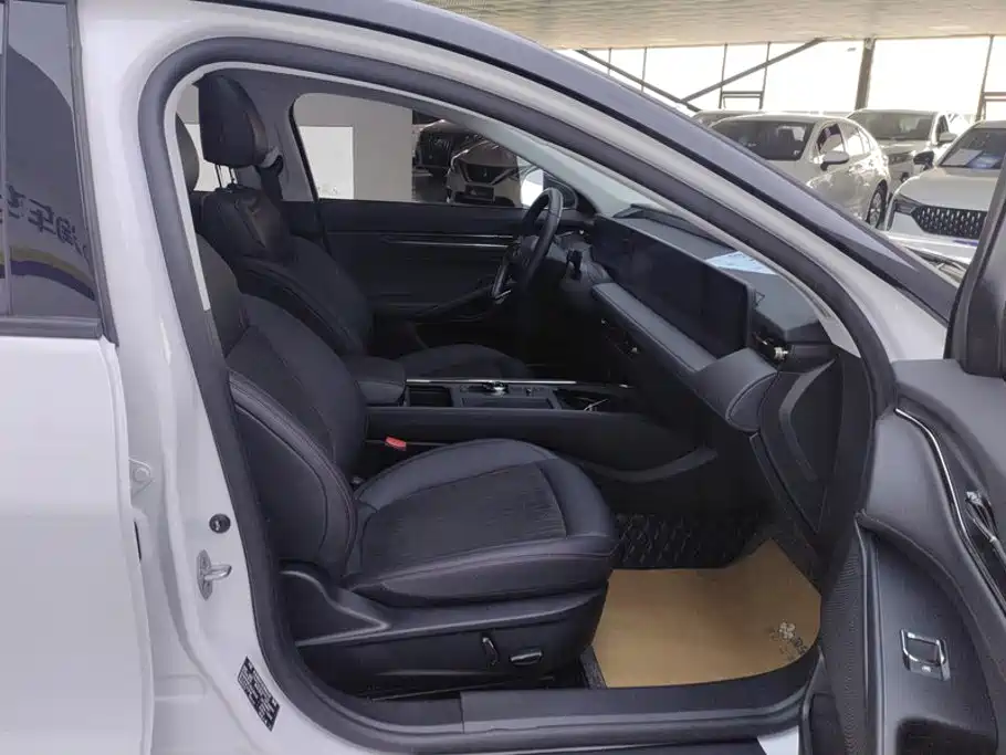 Ford Mondeo — миниатюра 8