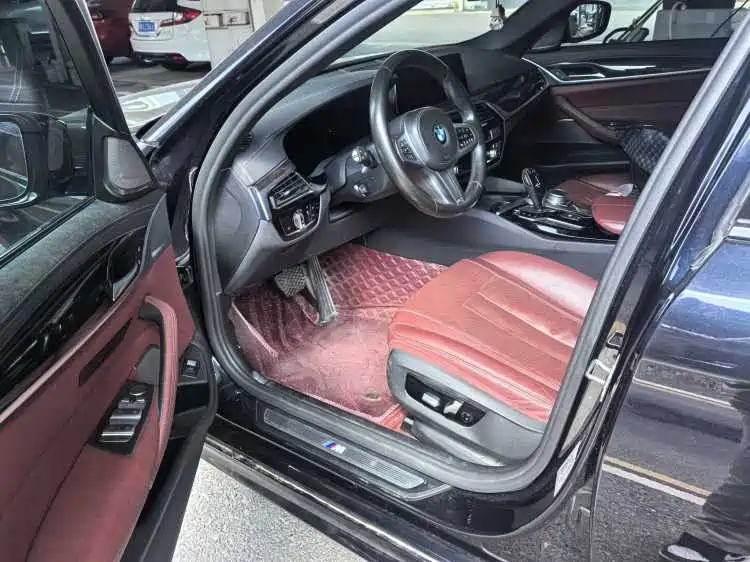 BMW 5 Series — миниатюра 8