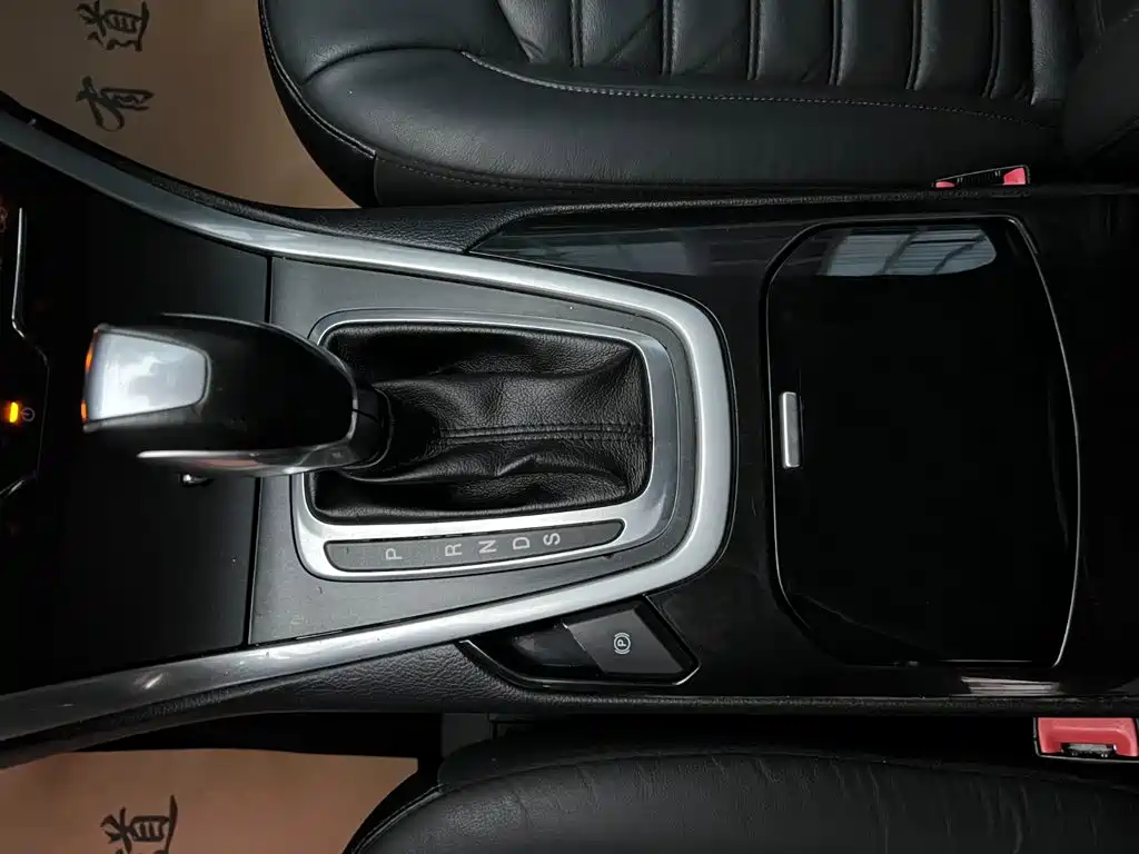 Ford Edge — миниатюра 13
