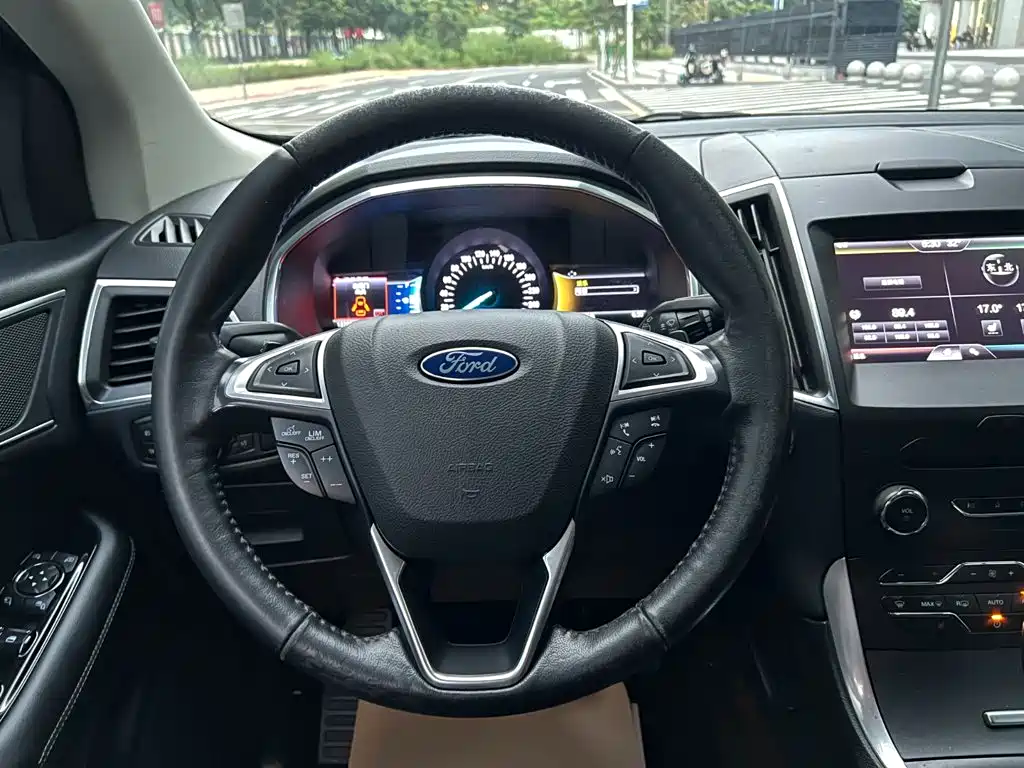 Ford Edge — миниатюра 9
