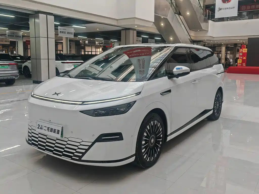 XPeng X9 2025
