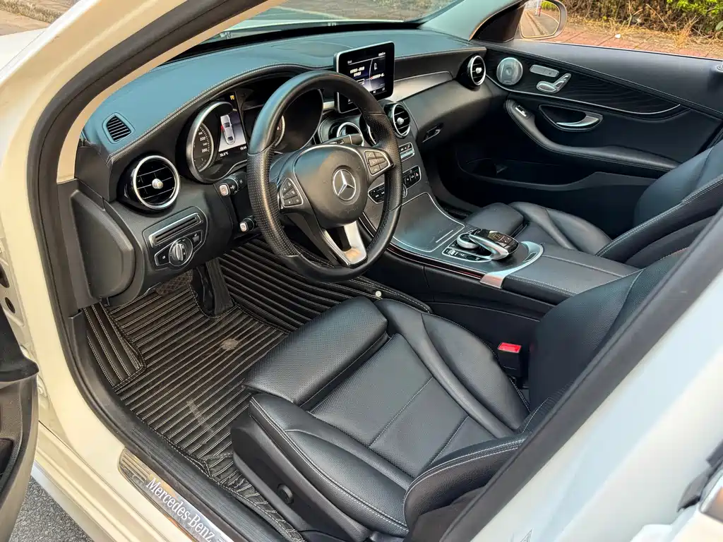Mercedes-Benz C-Class — миниатюра 7