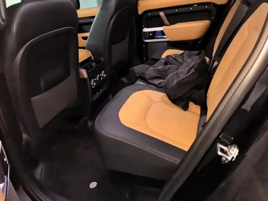 Land Rover Defender — миниатюра 11
